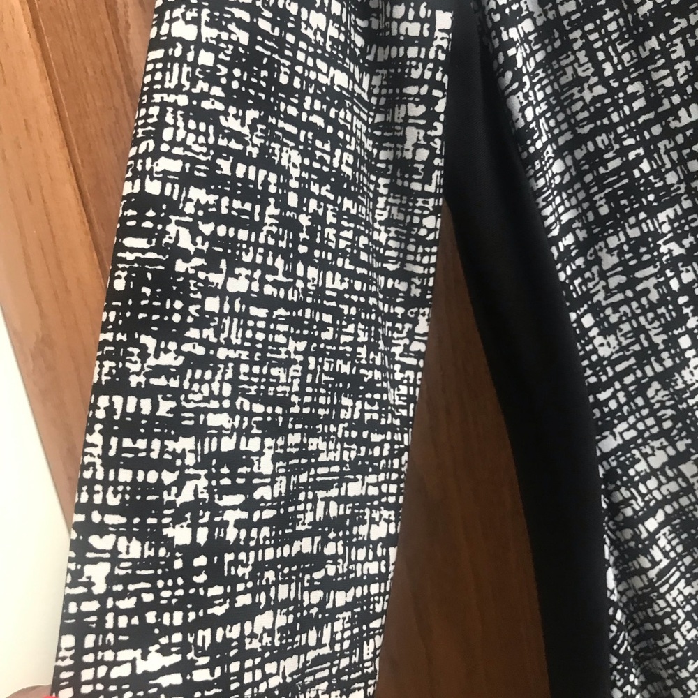 Lauren Ralph Lauren Midi Length Black & White Dress with Ruched Front - Picture 3 of 9